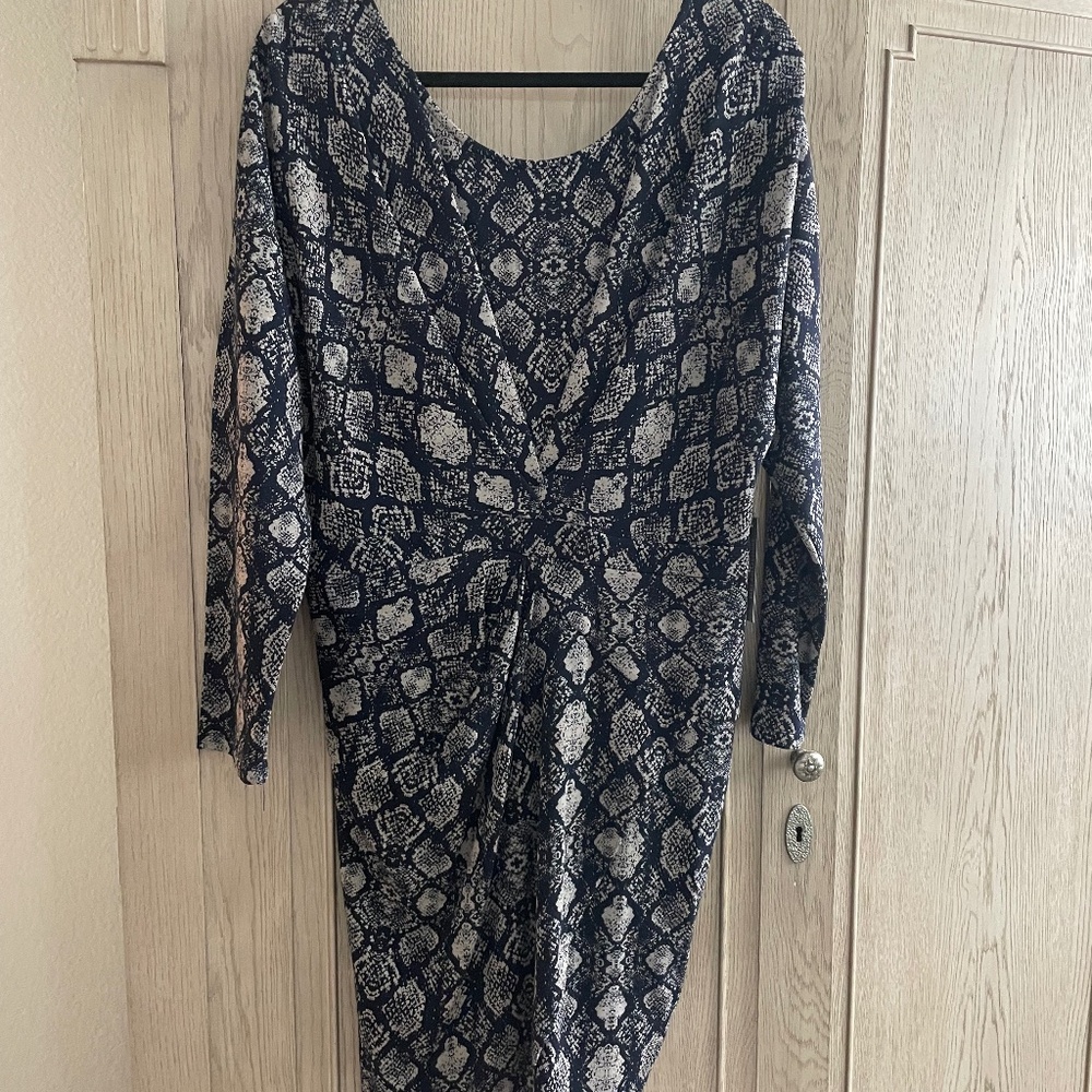 Fantastic figure enhancing dress